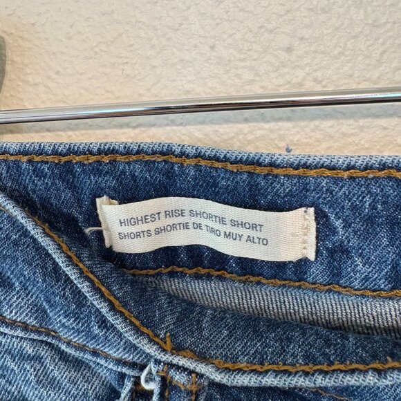 Universal Thread Jean Shorts - Size 8 - Picture 4 of 4